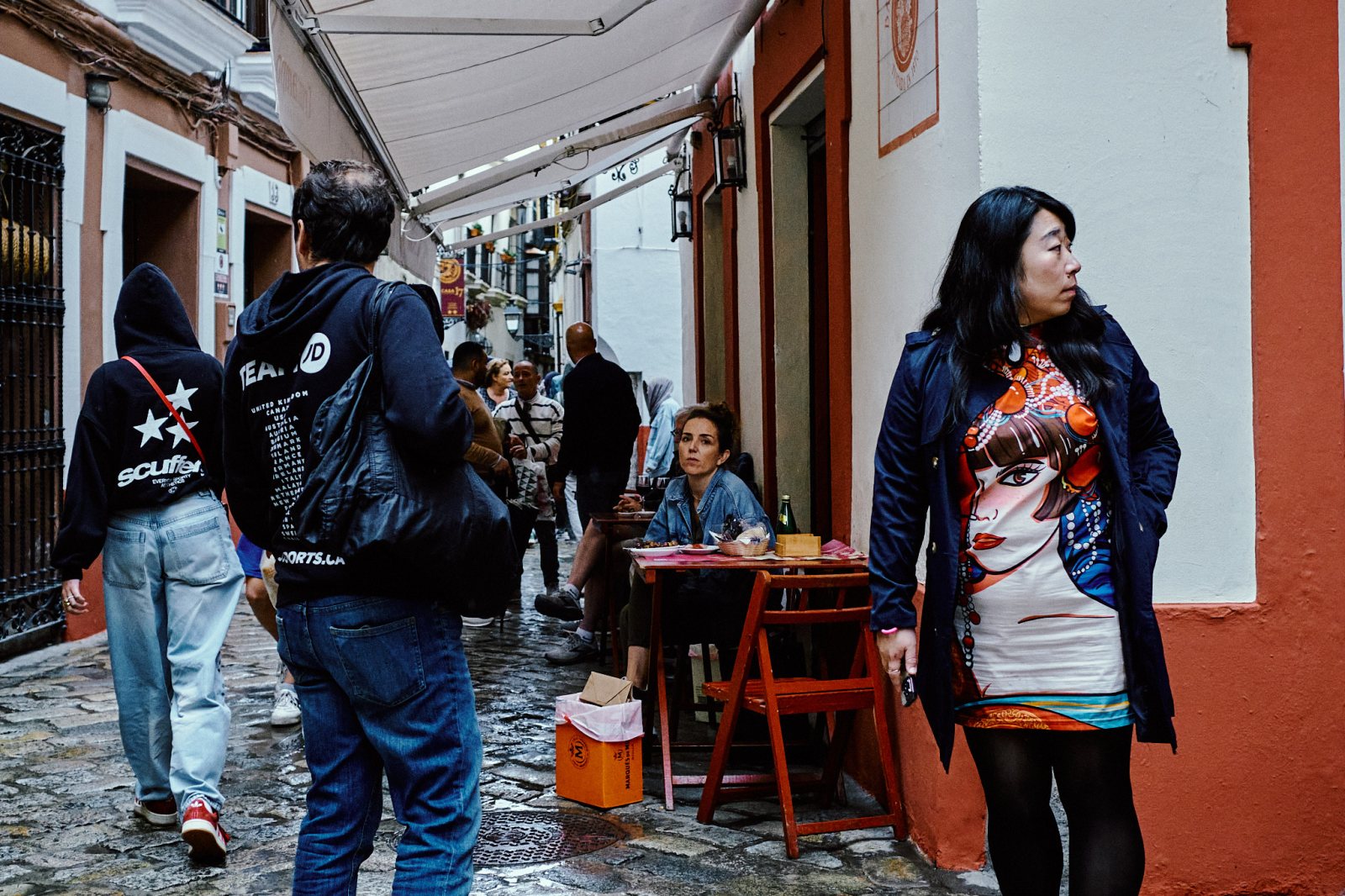 Talleres y cursos de fotografía de calle en Sevilla con Rober Tomas en http://robertomasfoto.com 