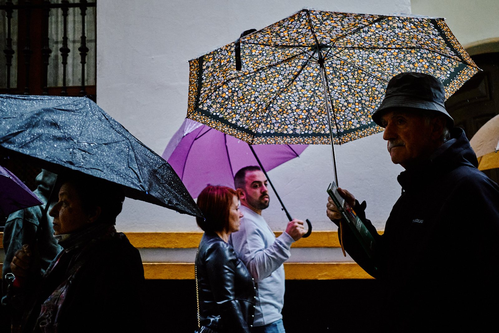 Talleres y cursos de fotografía de calle en Sevilla con Rober Tomas en http://robertomasfoto.com 