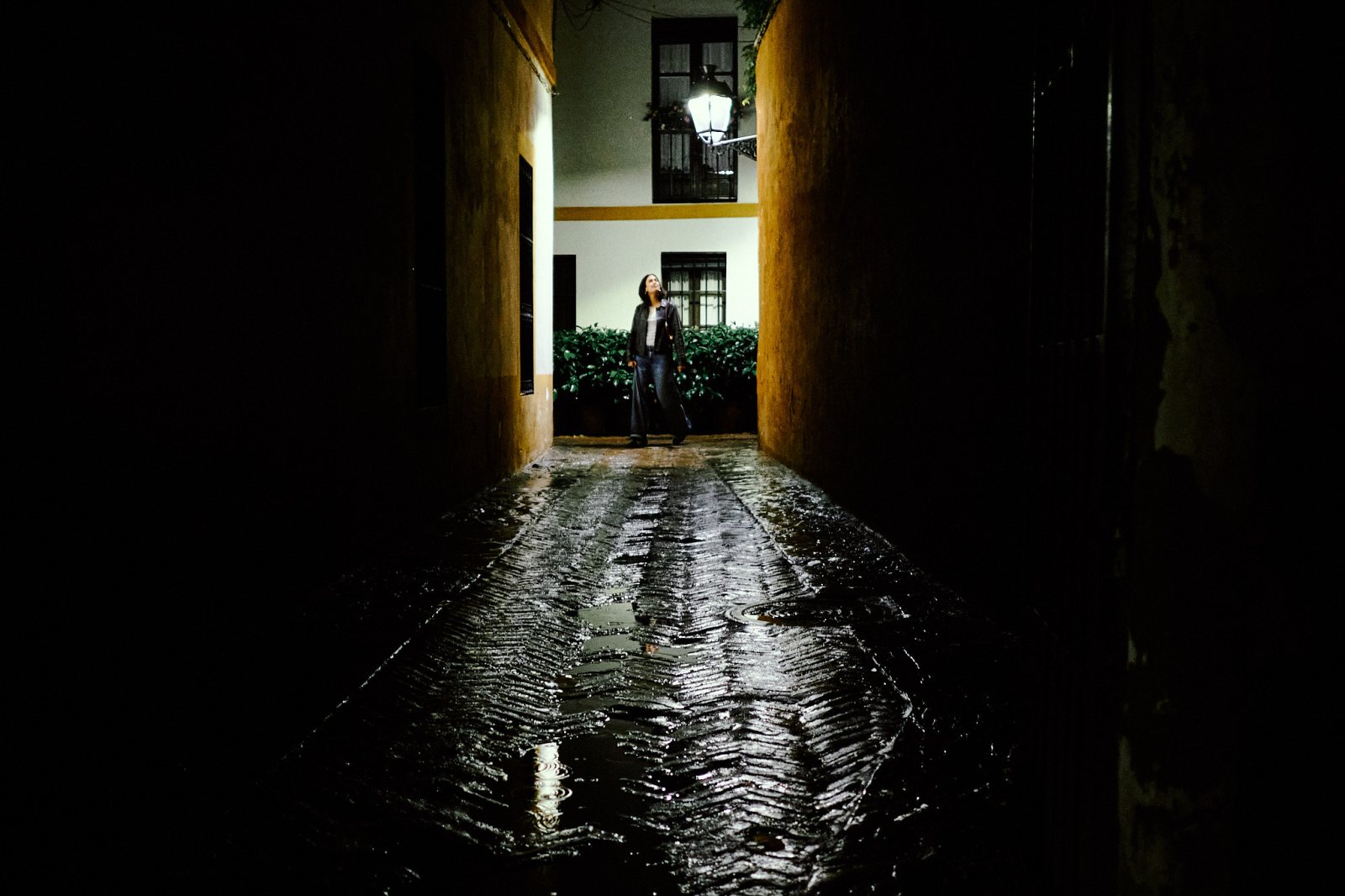 Talleres y cursos de fotografía de calle en Sevilla con Rober Tomas en http://robertomasfoto.com 