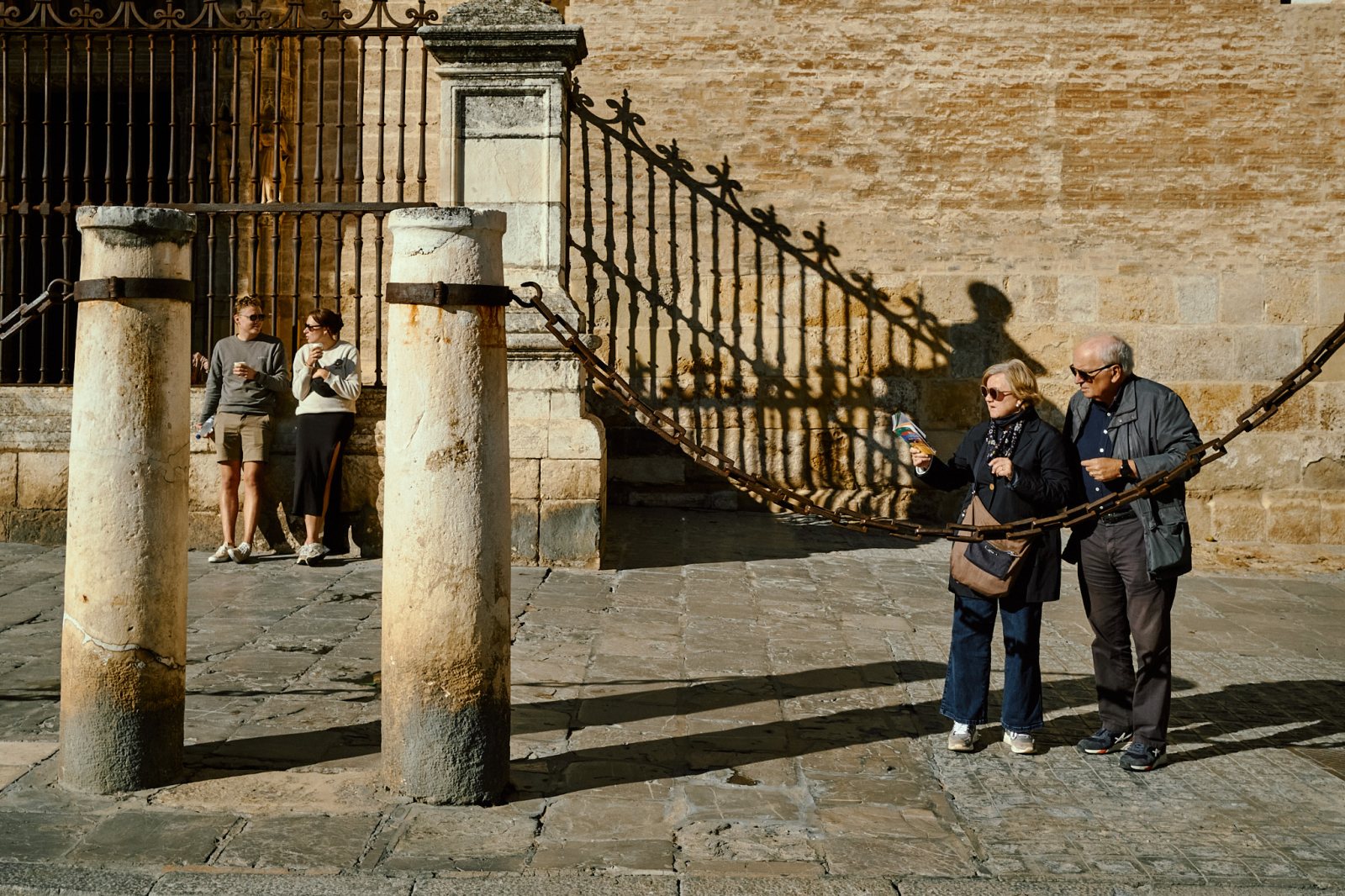 Talleres y cursos de fotografía de calle en Sevilla con Rober Tomas en http://robertomasfoto.com 