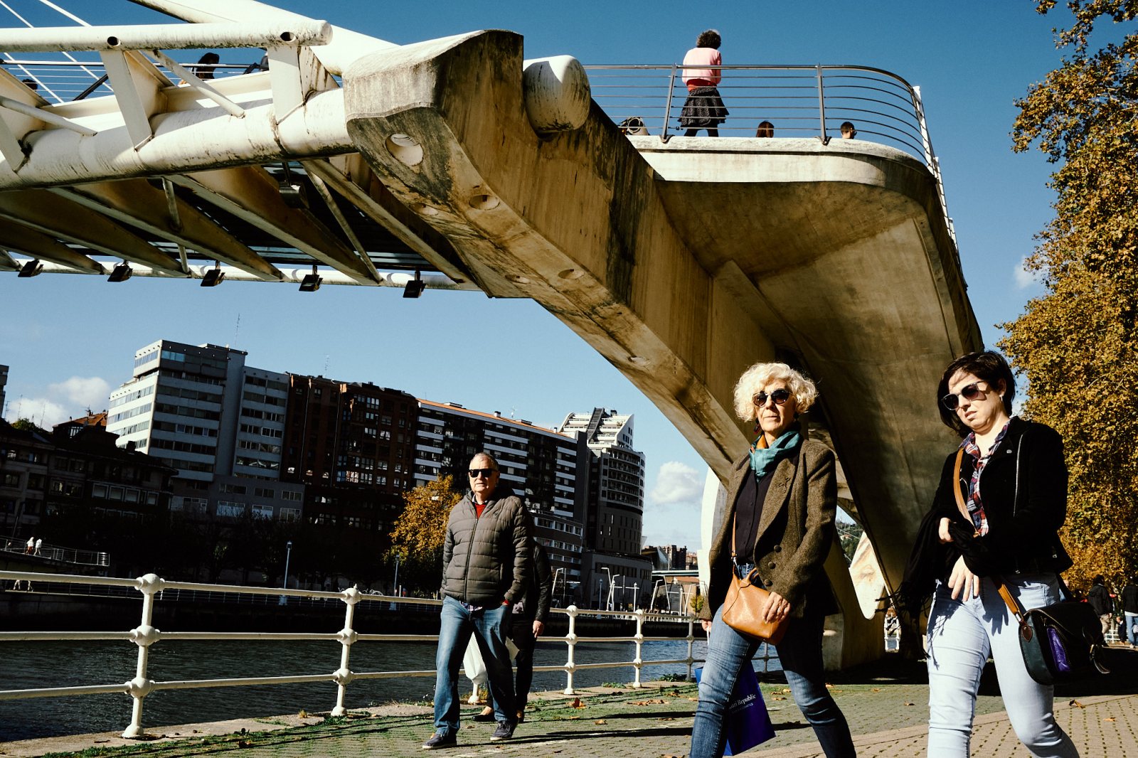 Talleres de inmersión en Fotografia de Calle en Bilbao con Rober Tomas en http://robertomasfoto.com 