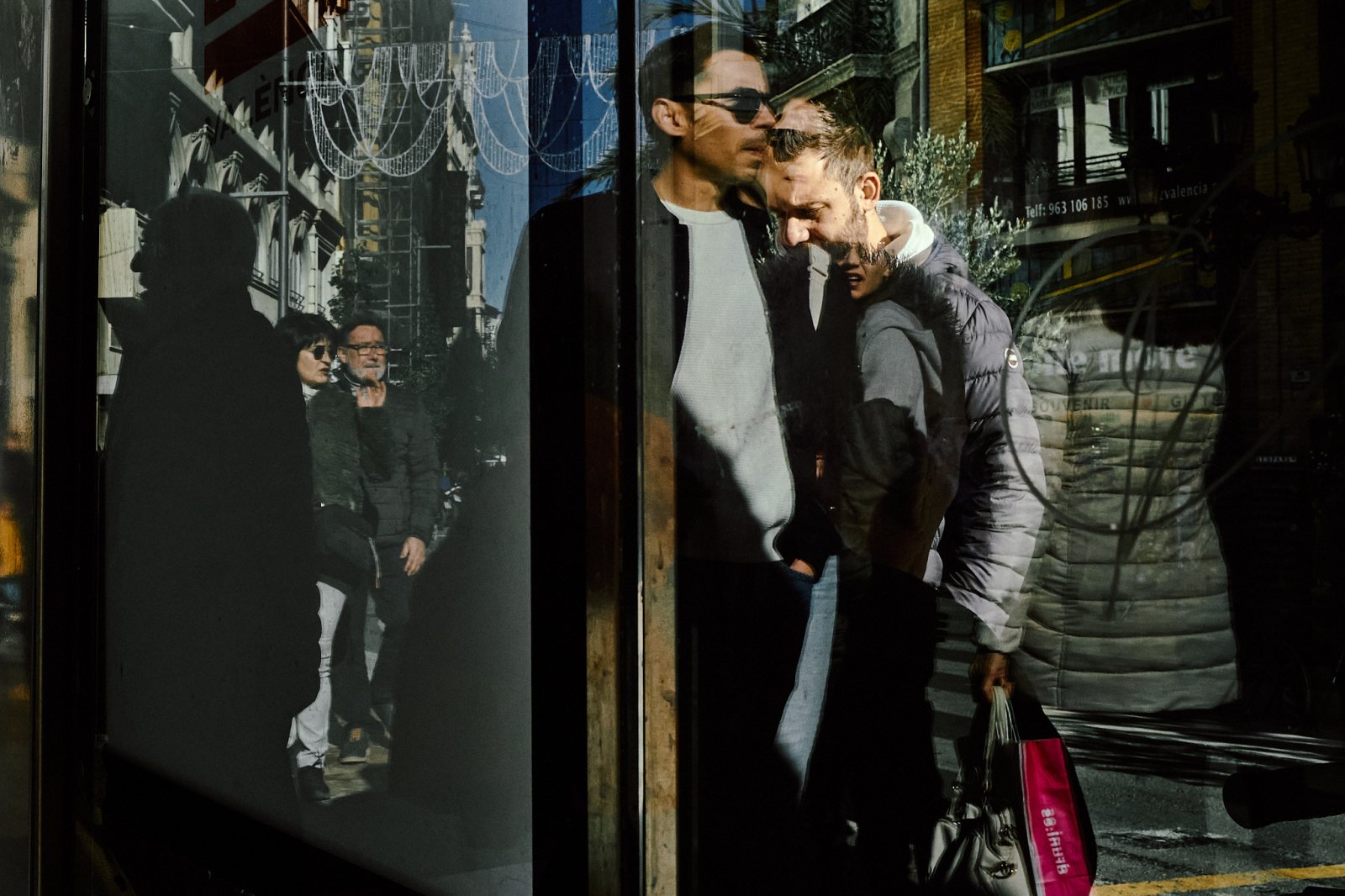 Taller de fotografia de calle en Valencia con Rober Tomás en http://robertomasfoto.com 