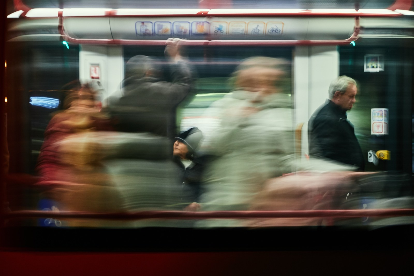 Talleres de Inmersión en Fotografia de Calle con Rober Tomas