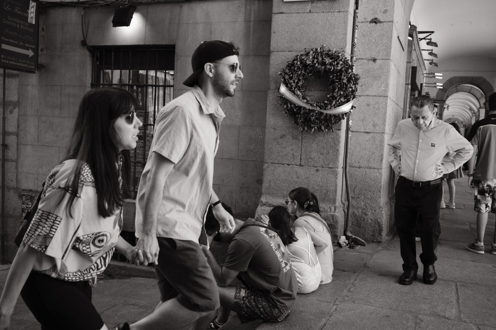 Talleres y cursos de fotografia de calle en Madrid con Rober Tomas en http://robertomasfoto.com 