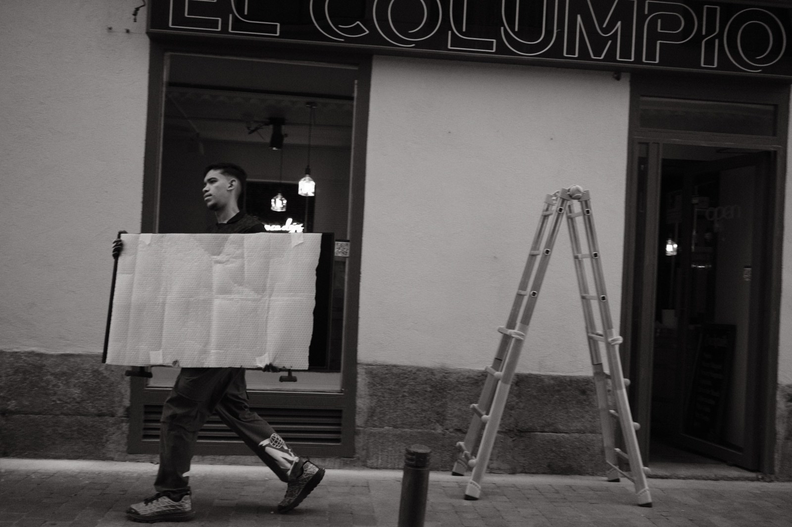 Talleres y cursos de fotografia de calle en Madrid con Rober Tomas en http://robertomasfoto.com 