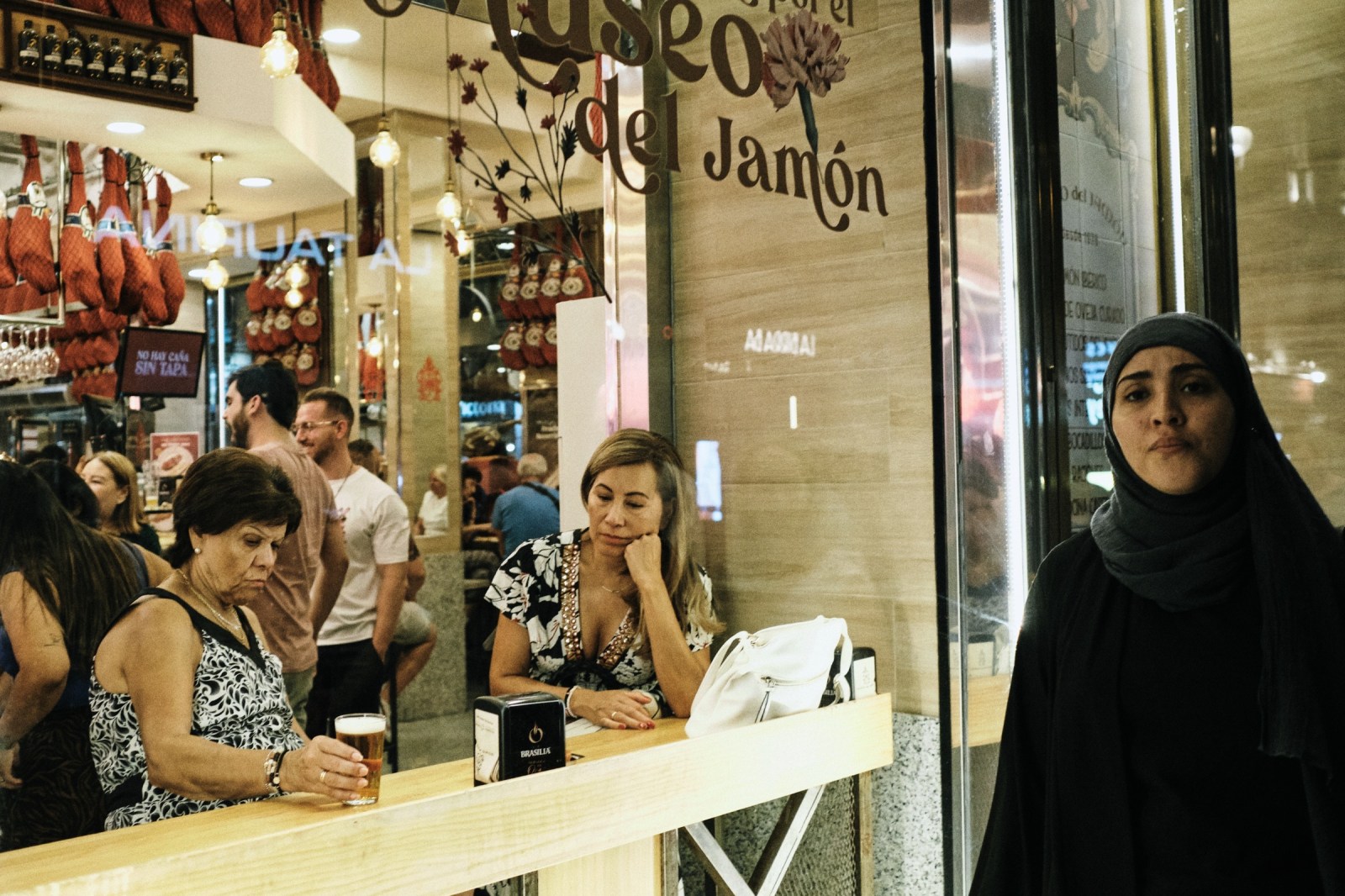 Talleres y cursos de fotografia de calle con Rober Tomas en http://robertomasfoto.com 