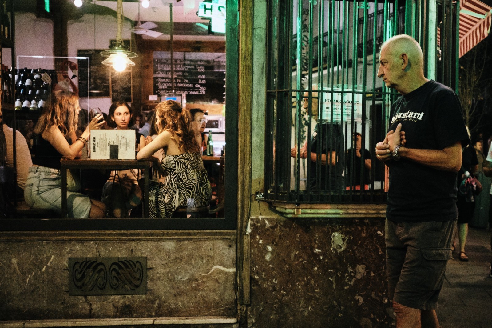 Talleres y cursos de fotografia de calle con Rober Tomas en http://robertomasfoto.com 