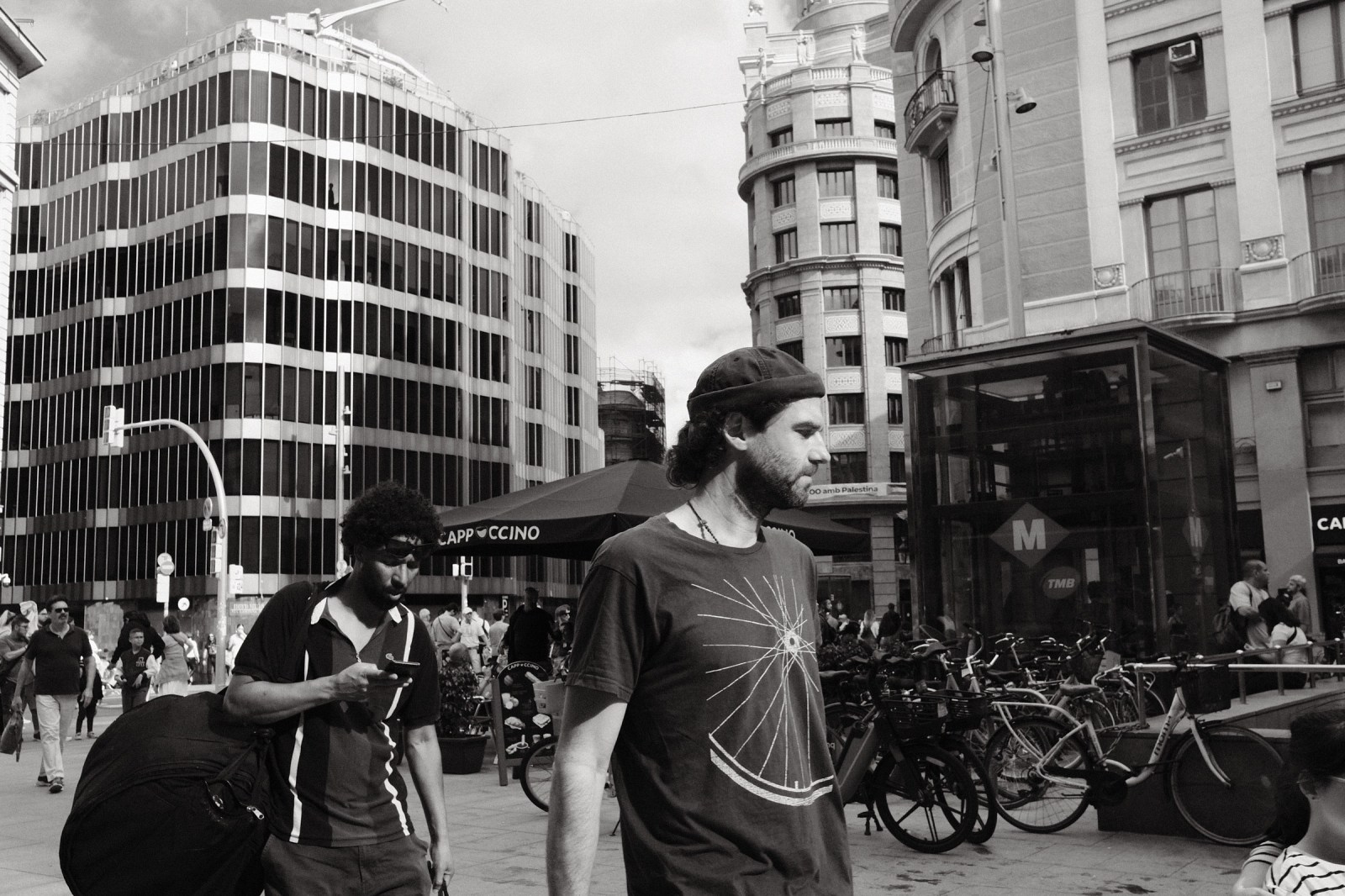 Cursos y talleres de fotografia de calle en Barcelona con Rober Tomas en http://robertomasfoto.com 