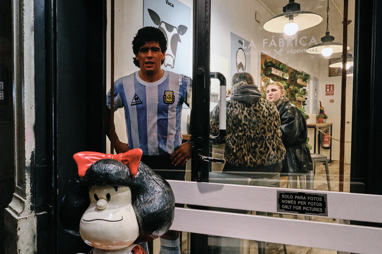 Talleres y cursos de fotografía de calle con Rober Tomás en Barcelona http://robertomasfoto.com 