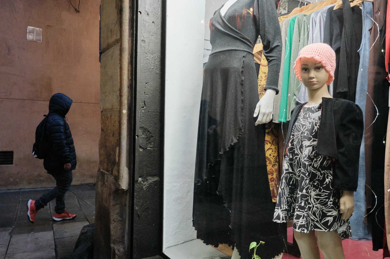 Talleres y cursos de fotografía de calle con Rober Tomás en Barcelona http://robertomasfoto.com 