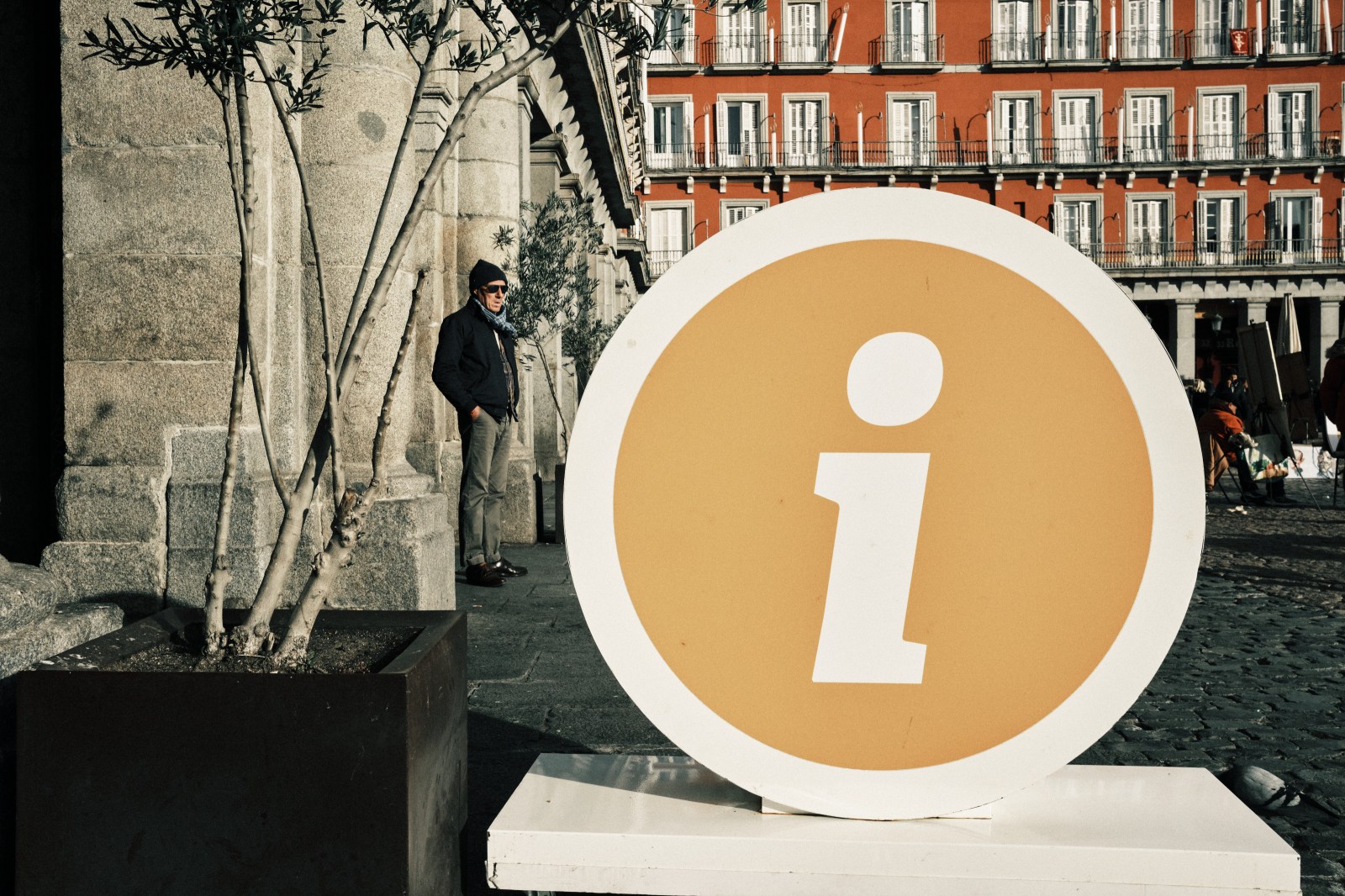 Talleres y cursos de fotografia de calle en Madrid con Rober Tomás en http://robertomasfoto.com 