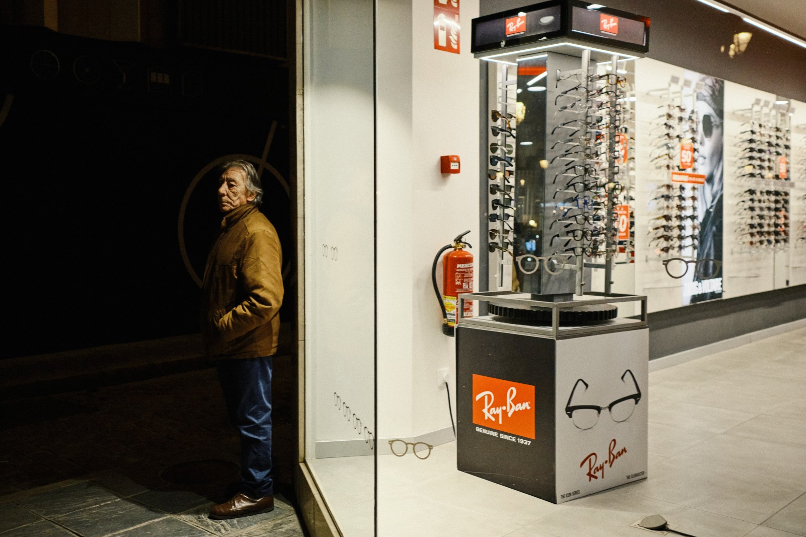 Cursos y talleres de fotografia de calle en Granada con Rober Tomas en http://robertomasfoto.com