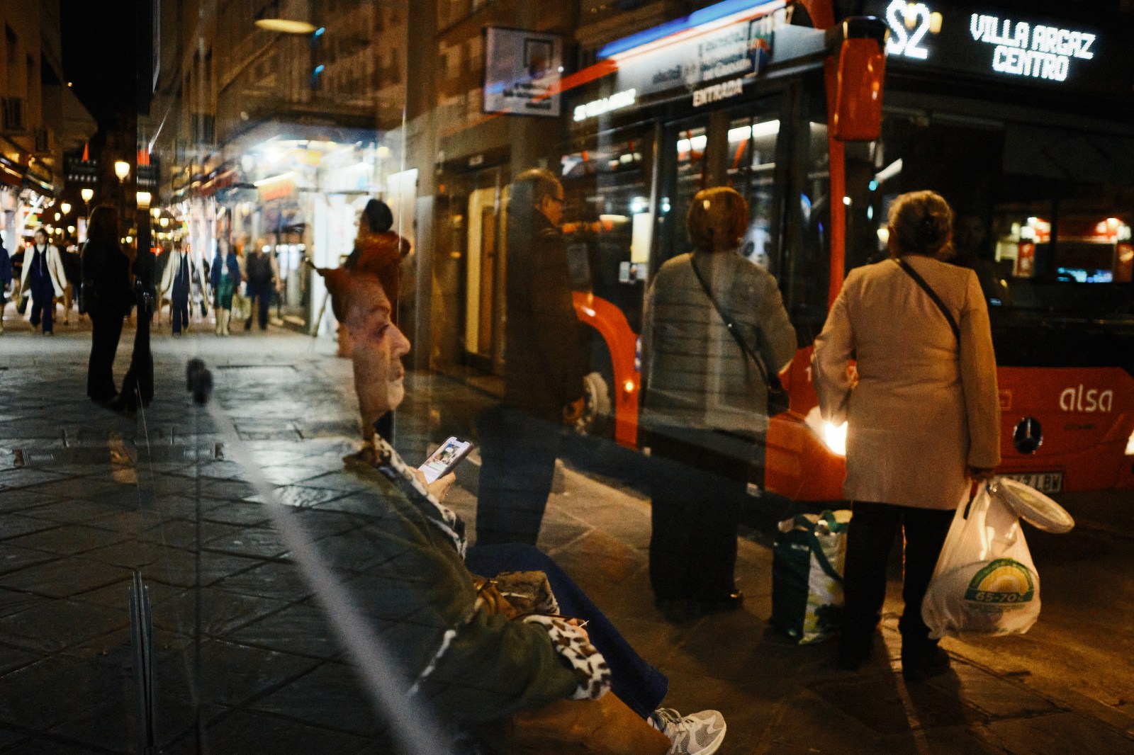 Cursos y talleres de fotografia de calle en Granada con Rober Tomas en http://robertomasfoto.com