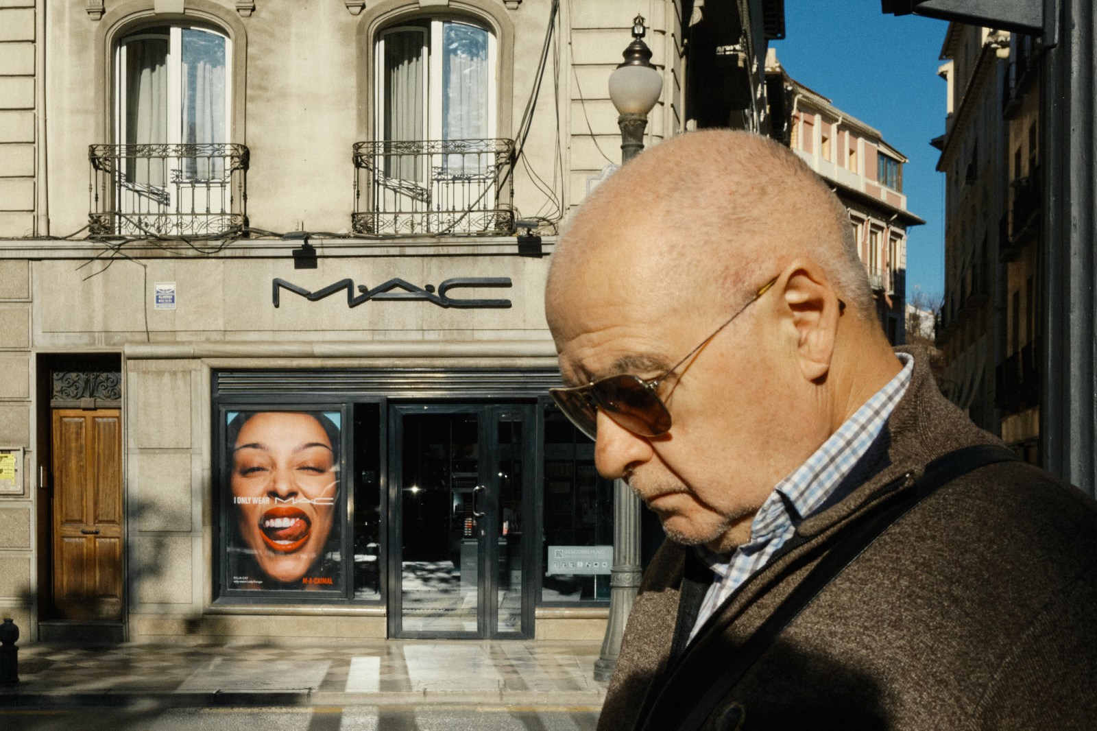 Cursos y talleres de fotografia de calle en Granada con Rober Tomas en http://robertomasfoto.com