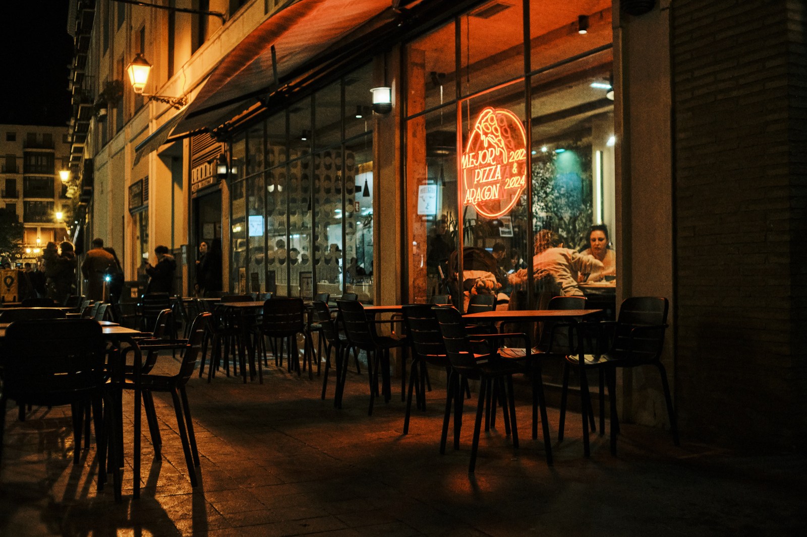 Talleres y cursos de fotografía de calle en Zaragoza con Rober Tomas en http://robertomasfoto.com 