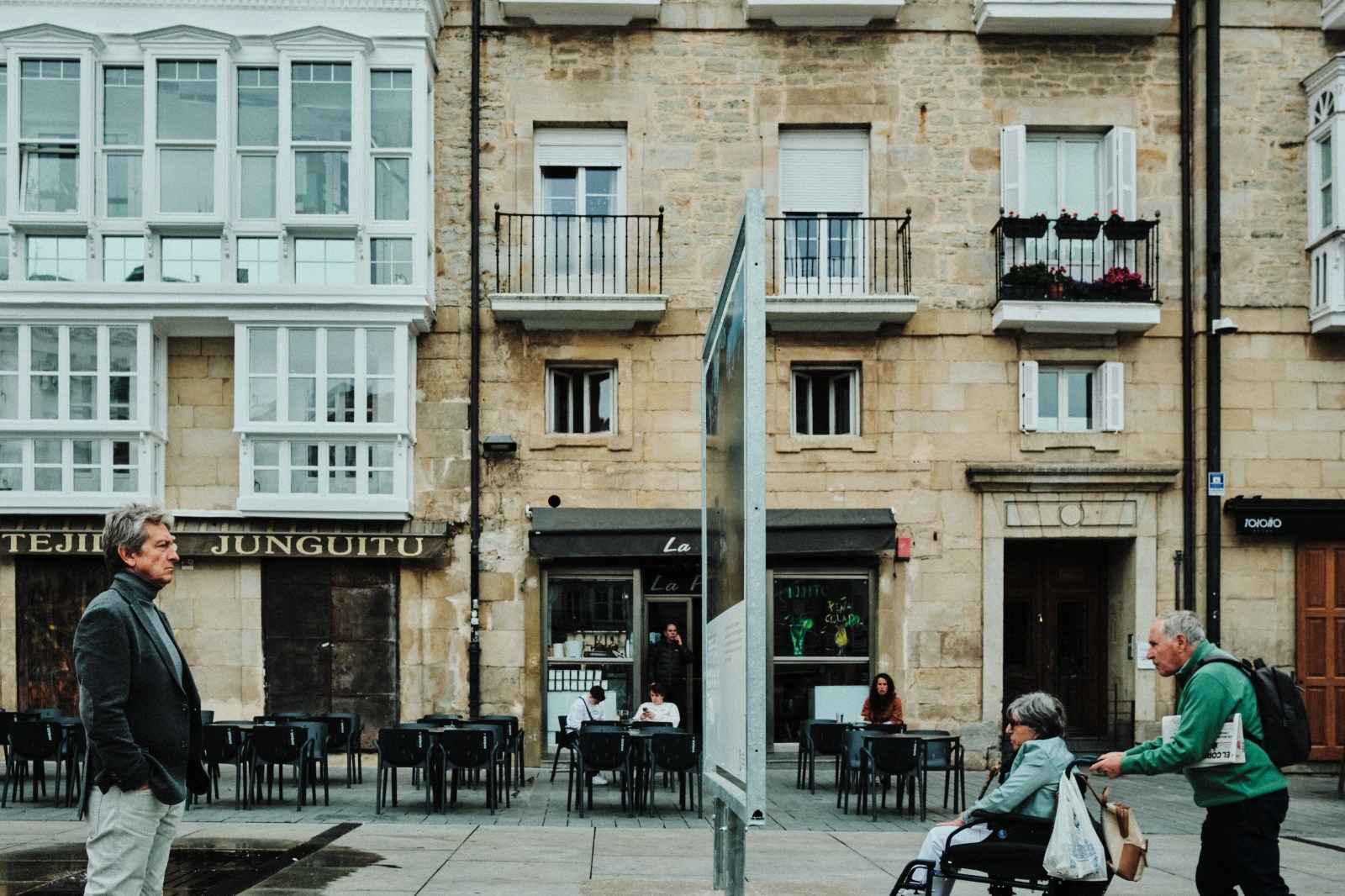 Talleres y Cursos de Fotografía de Calle en Vitoria con Rober Tomas