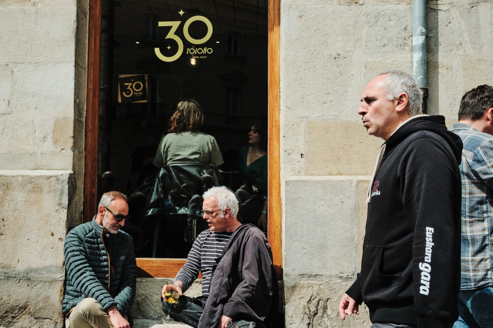Talleres y Cursos de Fotografía de Calle en Vitoria con Rober Tomas