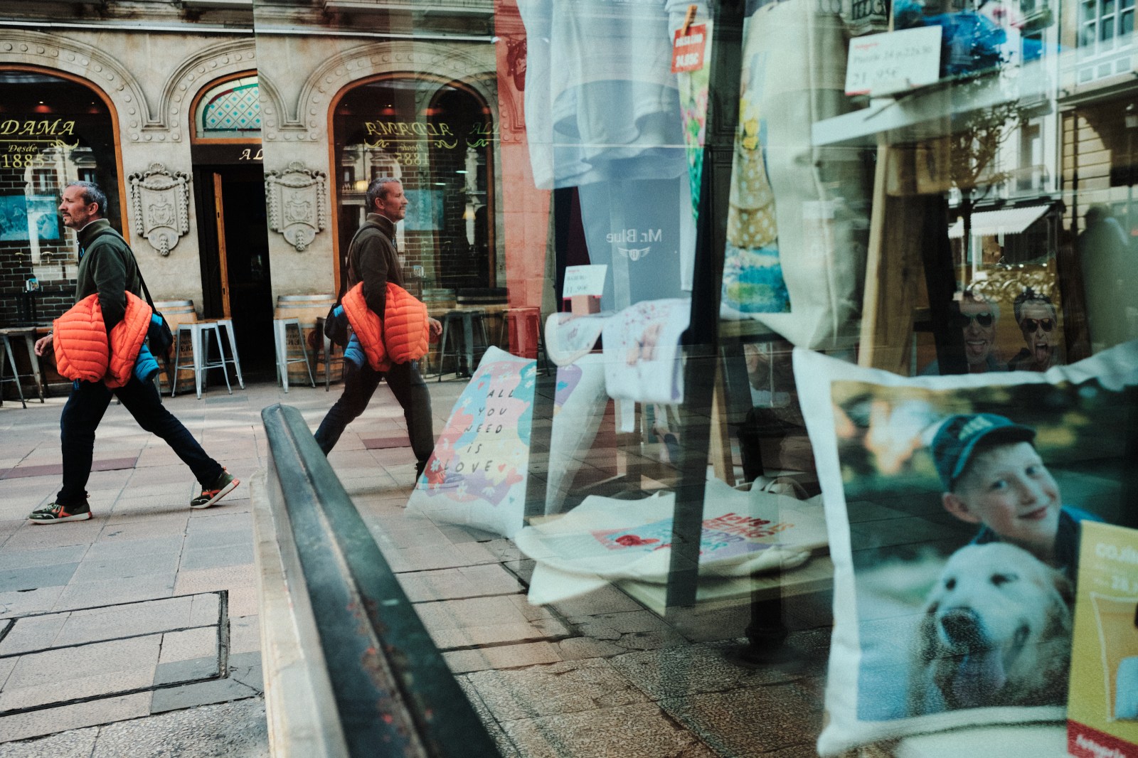 Talleres y Cursos de Fotografía de Calle en Vitoria con Rober Tomas
