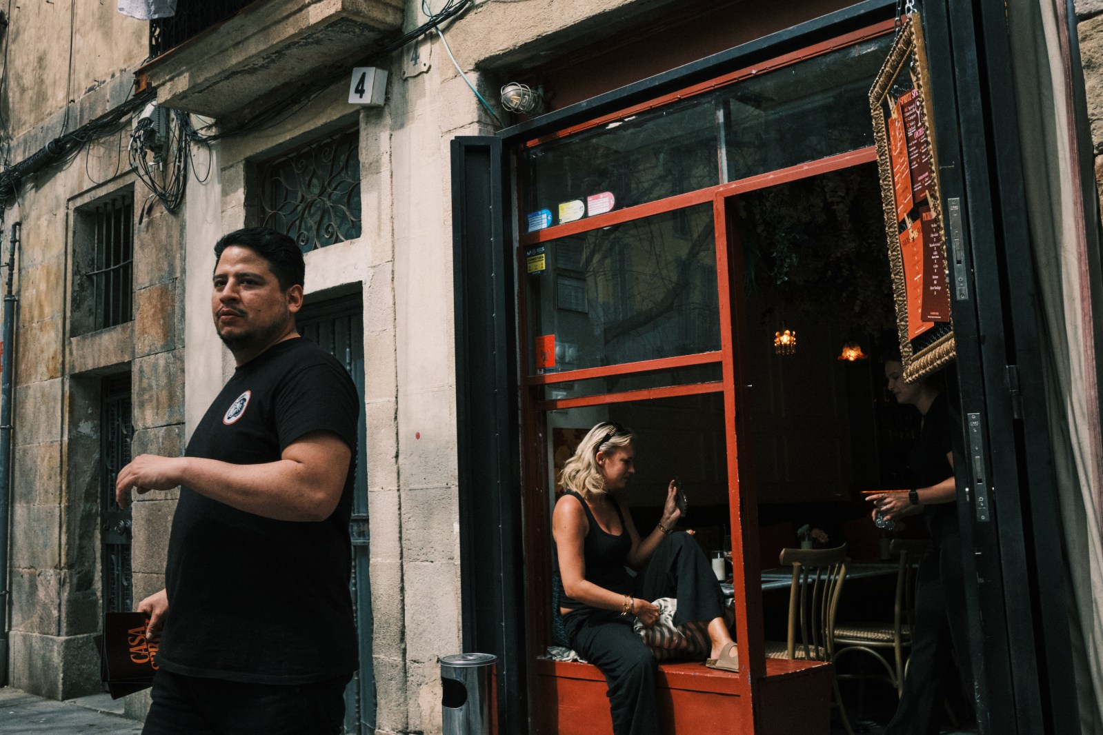 Talleres y cursos de Fotografía de Calle en Barcelona con Rober Tomás http://robertomasfoto.com