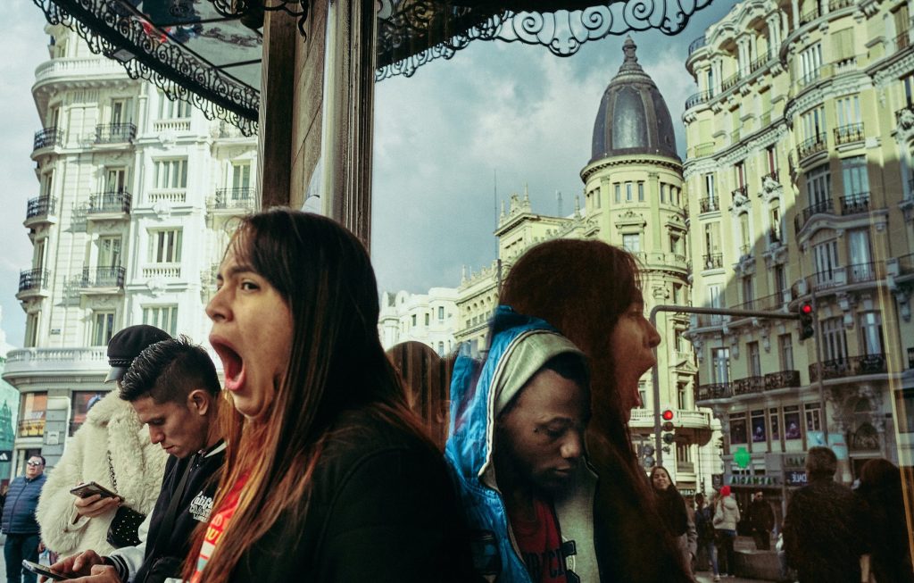 Talleres y cursos de fotografia de calle en Madrid con Rober Tomas