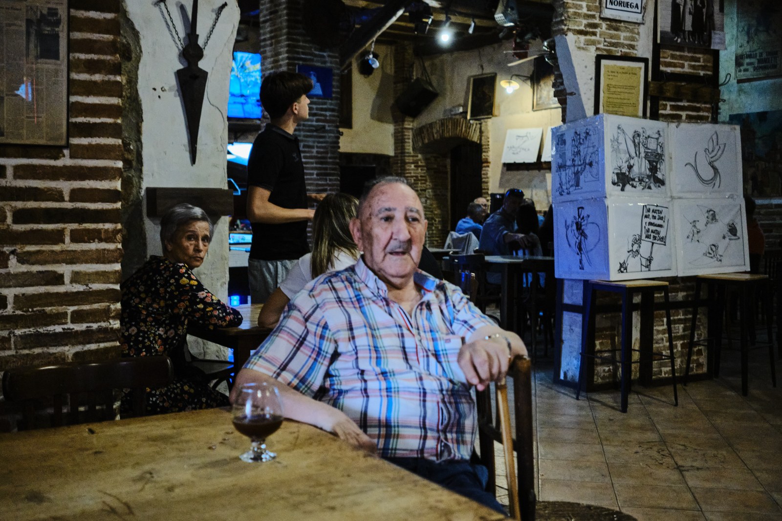 Cursos y talleres de fotografía de calle con Rober Tomas en Teruel en http://robertomasfoto.com 