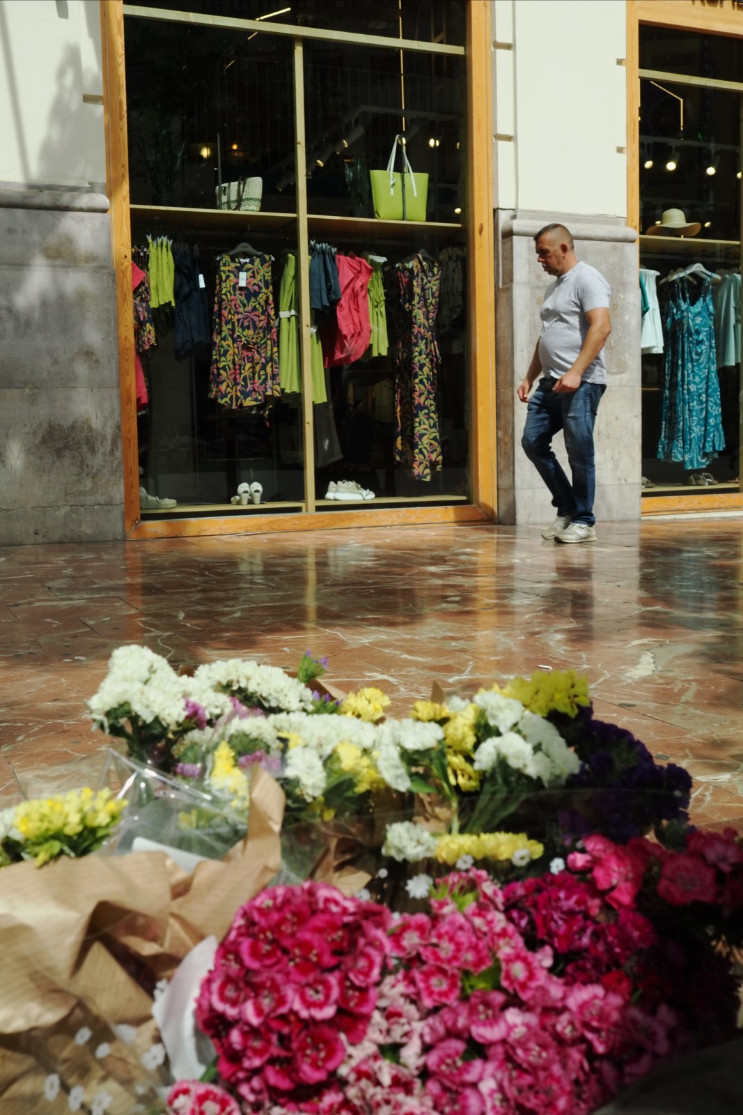 Talleres y cursos de fotografia de calle en Valencia con Rober Tomas en http://robertomasfoto.com