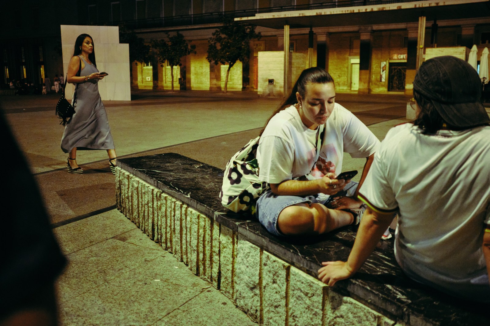 Taller de fotografí de calle nocturna en Zaragoza con Rober Tomás en http://robertomasfoto.com