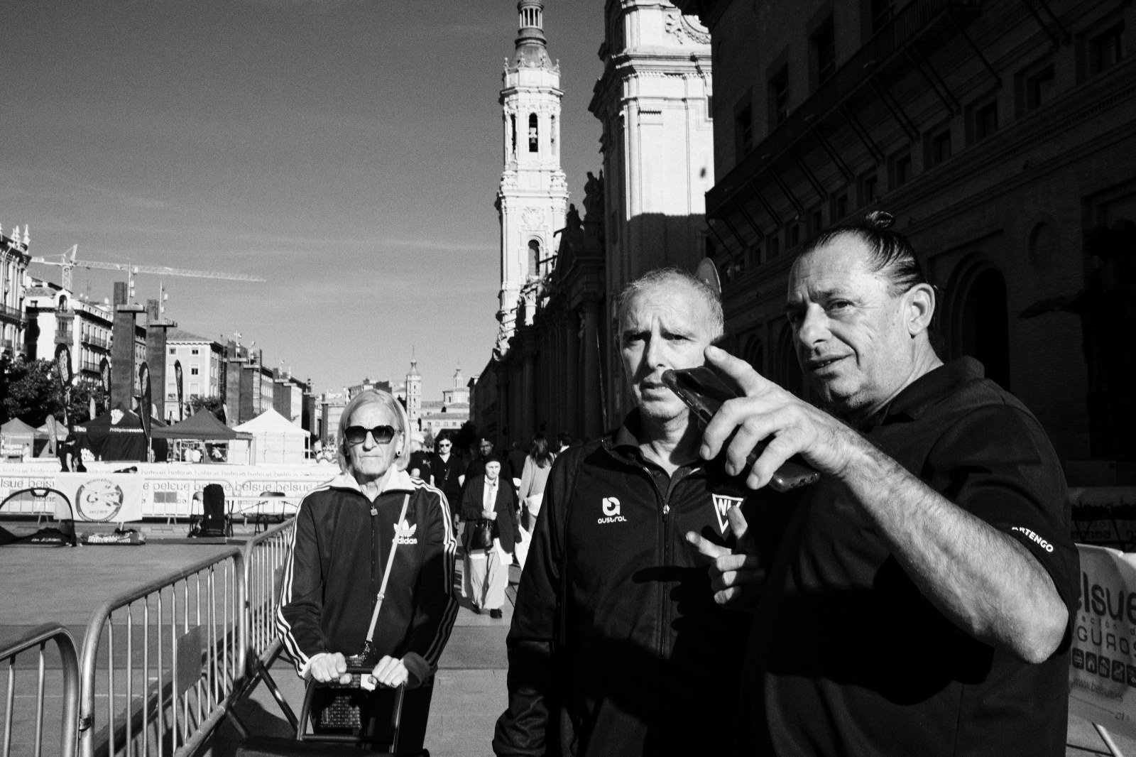 Talleres y cursos de fotografía de calle en Zaragoza con Rober Tomás en http://robertomasfoto.com 