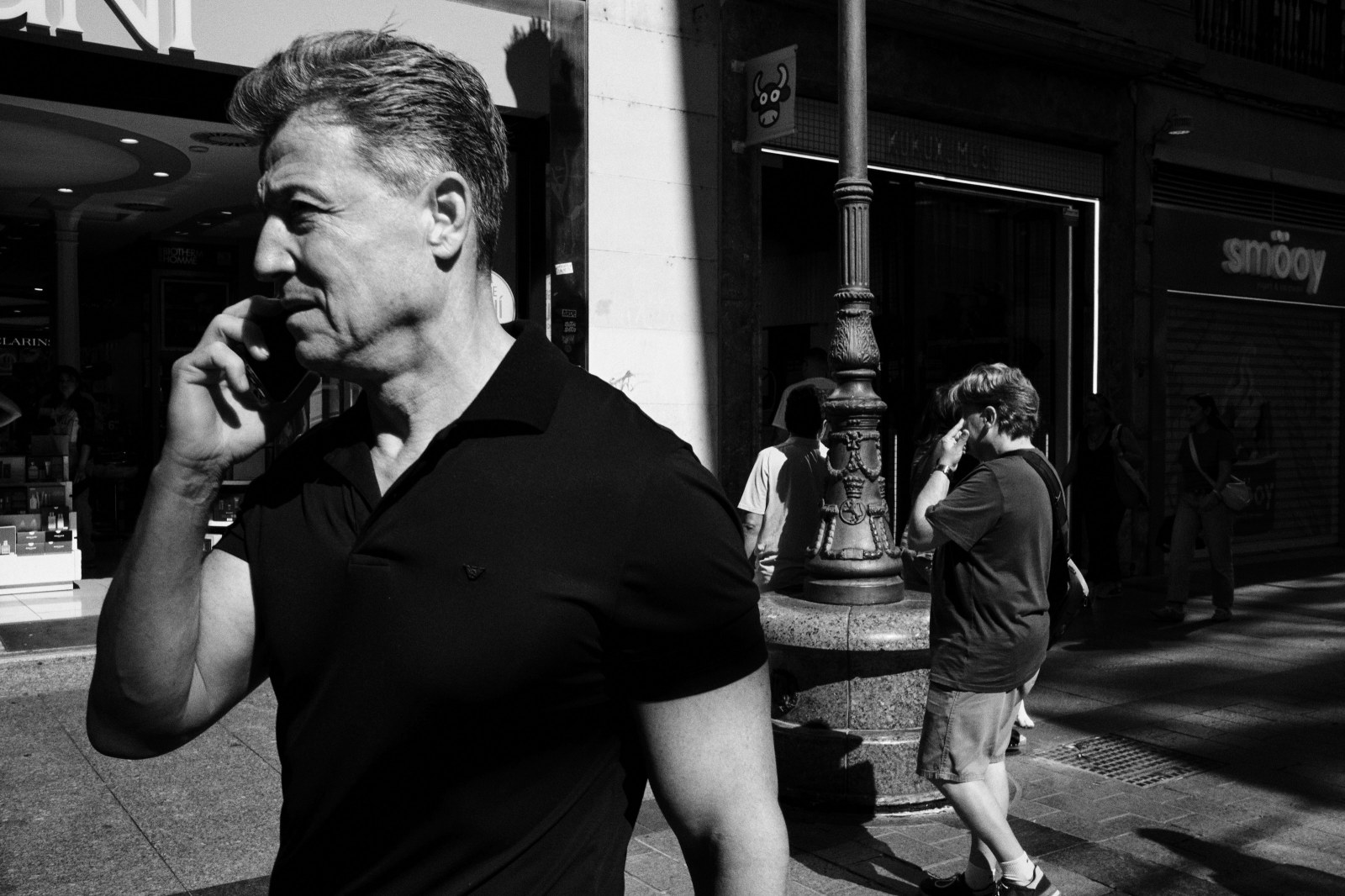 Talleres y cursos de fotografía de calle en Zaragoza con Rober Tomás en http://robertomasfoto.com 