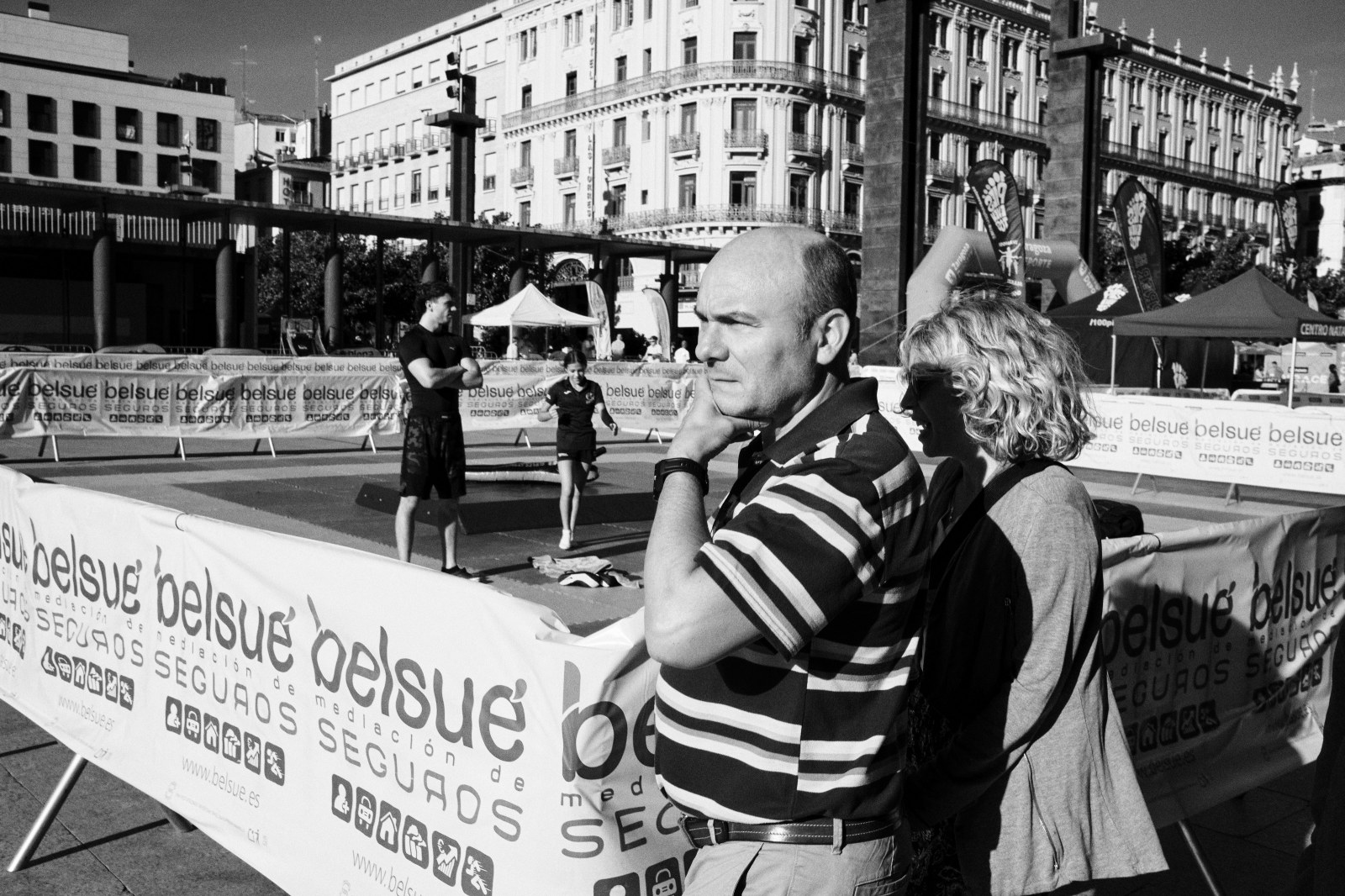 Talleres y cursos de fotografía de calle en Zaragoza con Rober Tomás en http://robertomasfoto.com 