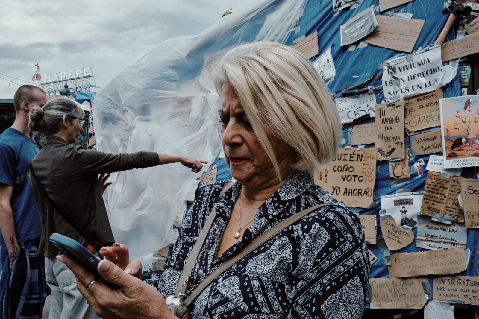 Taller de Inmersión en Fotografía de Calle en Madrid con Rober Tomás. Manifestación en Puerta del Sol para la vivienda 2026
